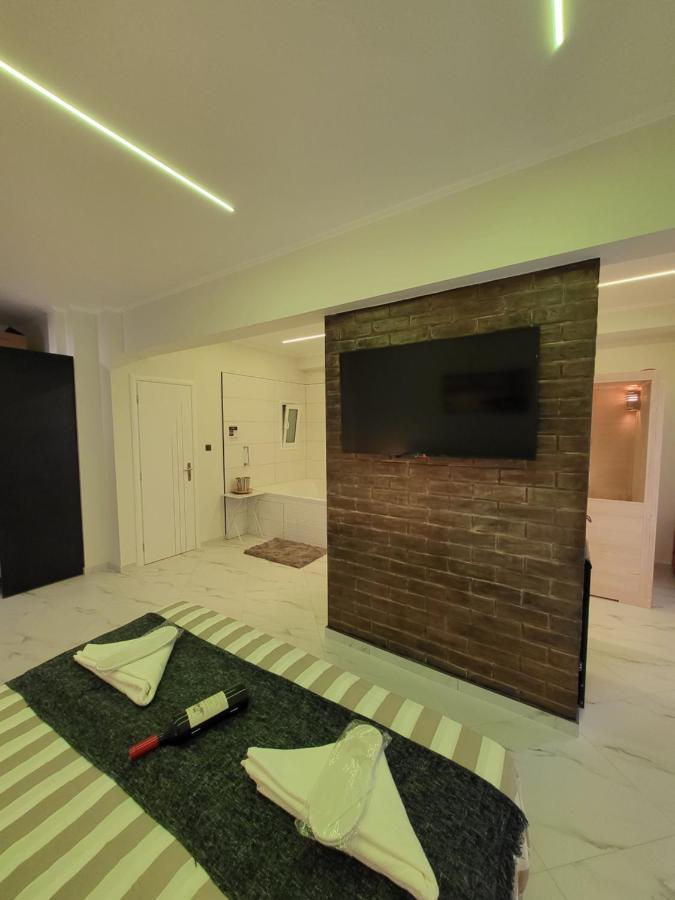 Romantic Deluxe Svite Wise Jacuzzi And Sauna 아테네 외부 사진