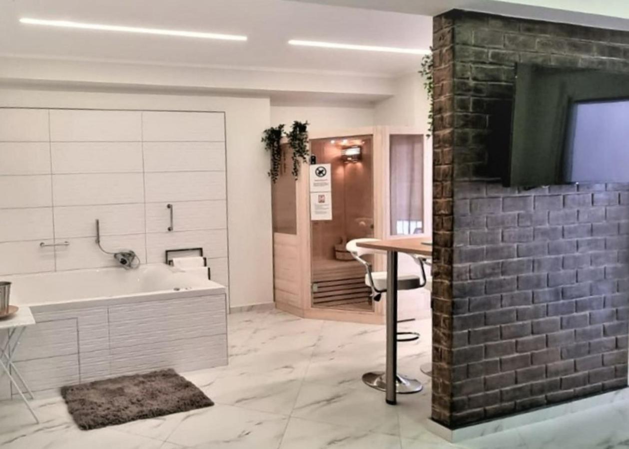 Romantic Deluxe Svite Wise Jacuzzi And Sauna 아테네 외부 사진